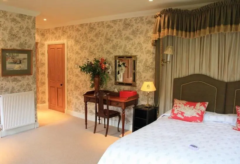Deluxe Room Mountain View, Melfort House