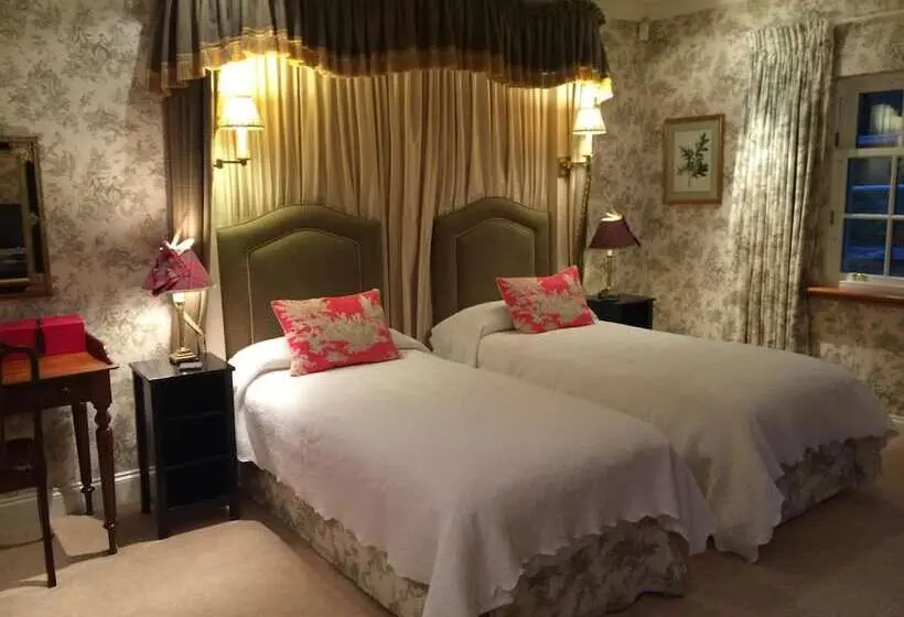 Deluxe Room Mountain View, Melfort House