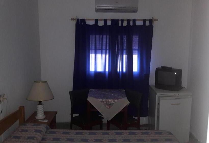 غرفة قياسية فردية, Edificio Sagasti