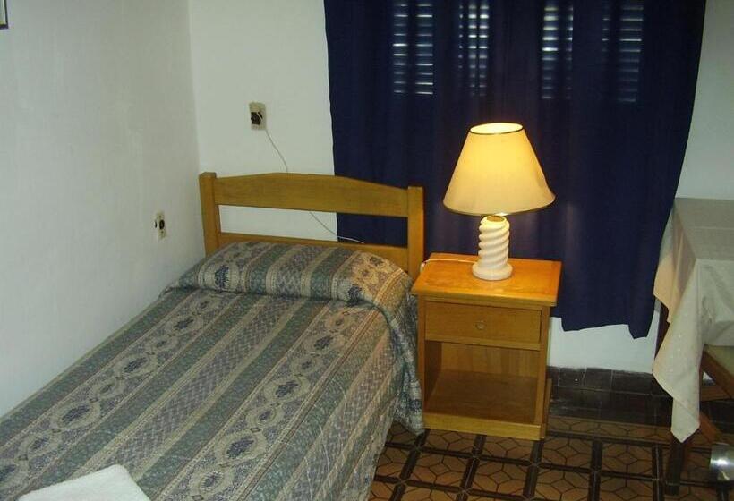 غرفة قياسية فردية, Edificio Sagasti