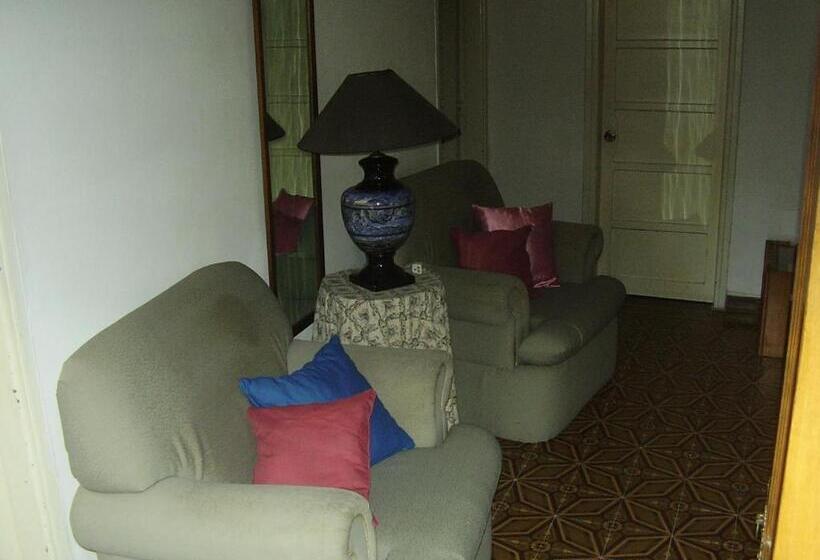 غرفة قياسية فردية, Edificio Sagasti