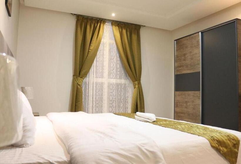 2 Sovrums Lägenhet, Aris Furnished Apartments