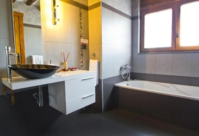 Superiorzimmer mit Whirlpool, Posada La Fabula