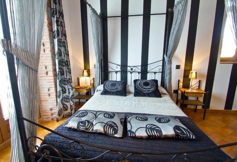 اتاق سوپریور با وان آب گرم, Posada La Fabula