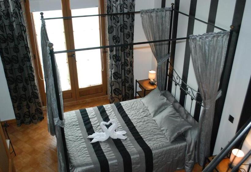 اتاق سوپریور با وان آب گرم, Posada La Fabula