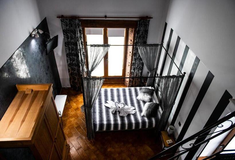 اتاق سوپریور با وان آب گرم, Posada La Fabula