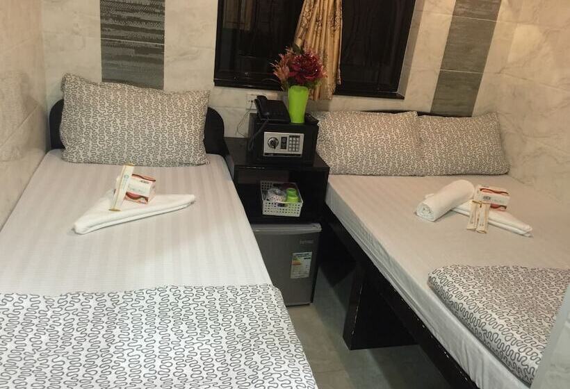 اتاق استاندارد سه نفره, Skyview Hostel