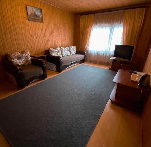 اتاق سوپریور چهار تخته, Svitlana