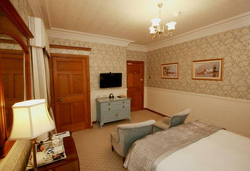 اتاق لوکس با تخت بزرگ, West Acre House