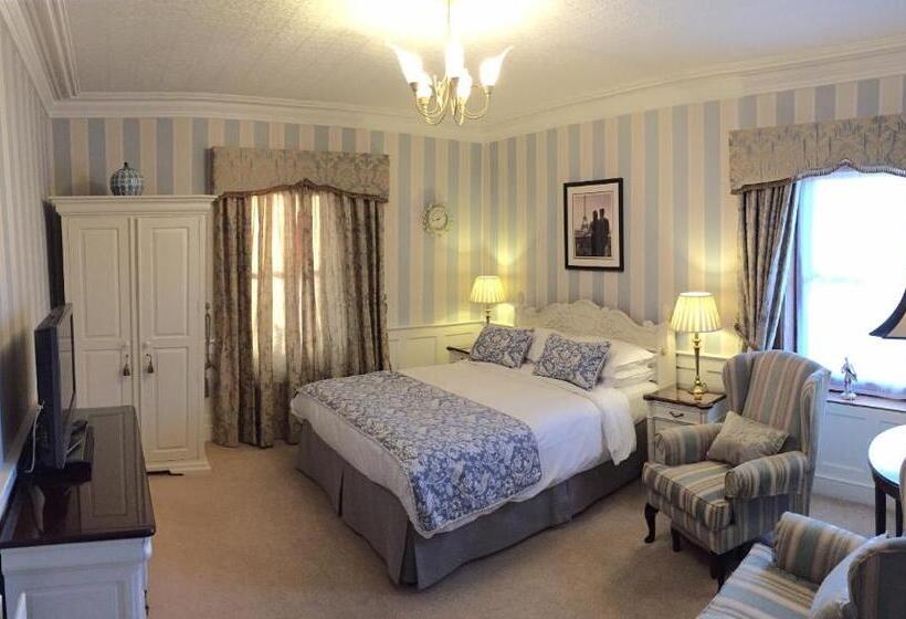 اتاق لوکس, West Acre House