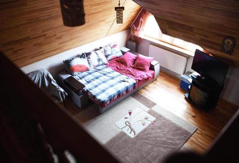 סוויטת דופלקס, Sadyba Pogar