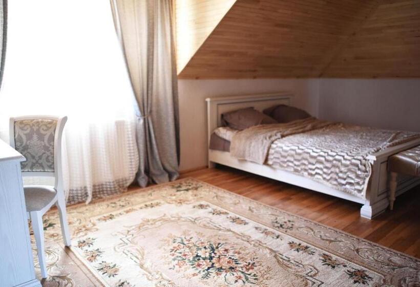 סוויטת דופלקס, Sadyba Pogar