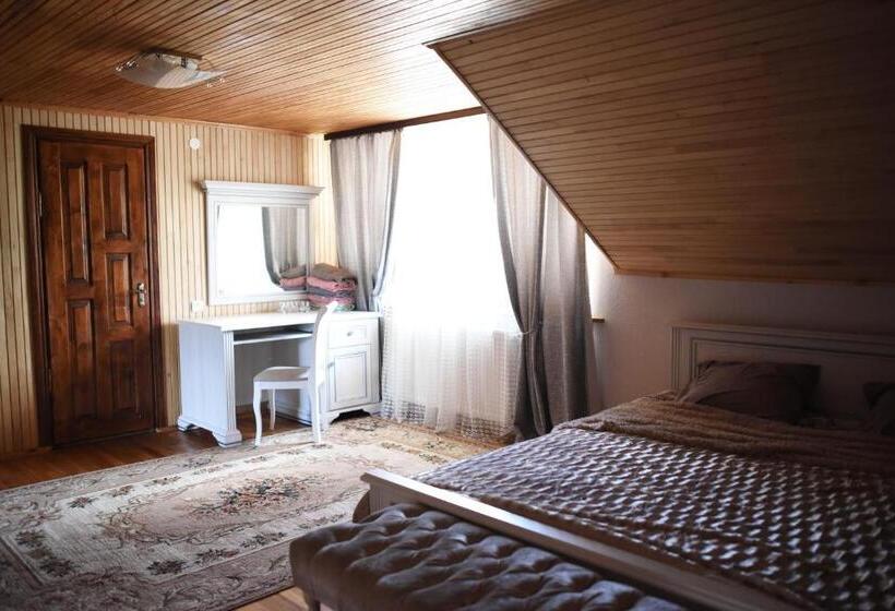 סוויטת דופלקס, Sadyba Pogar