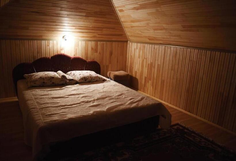 סוויטת דופלקס, Sadyba Pogar