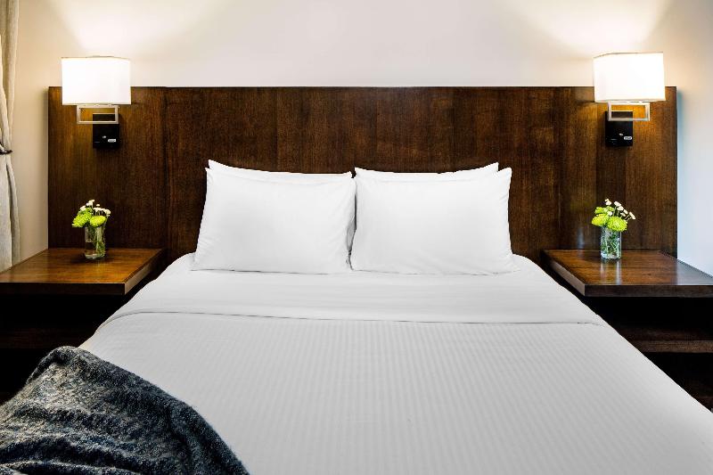 חדר סטנדרט עם מיטת קינג, Watt Hotel Rahway, Tapestry Collection By Hilton