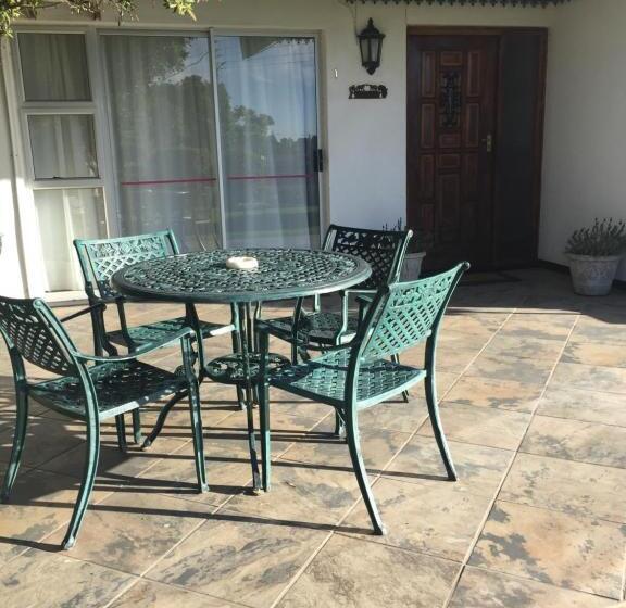 Номер Стандарт Вид на Сад, Colesview Guest House