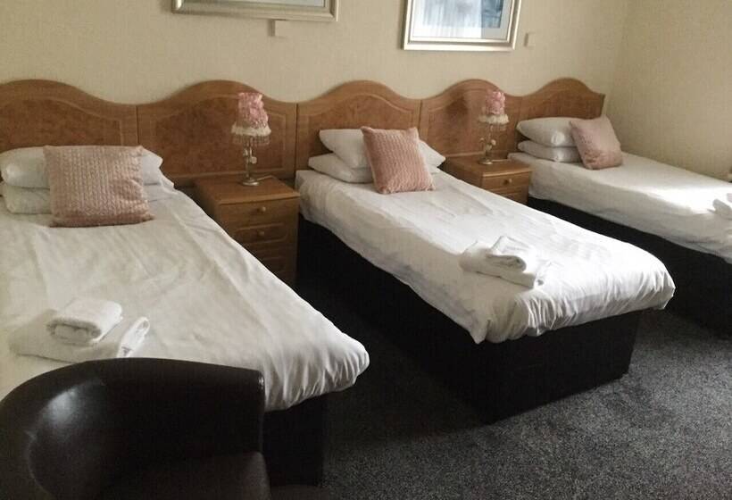 Háromágyas Standard Szoba, Woodlands Guest House