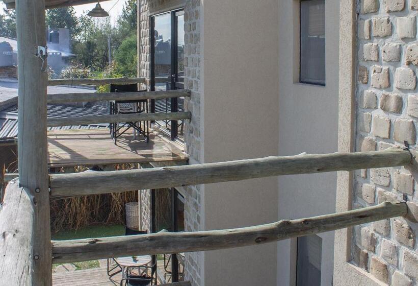 استودیوی استاندارد, Piedra Mora Loft