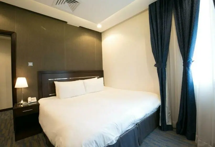 اتاق لوکس با تخت بزرگ, Regent Hotel Apartments