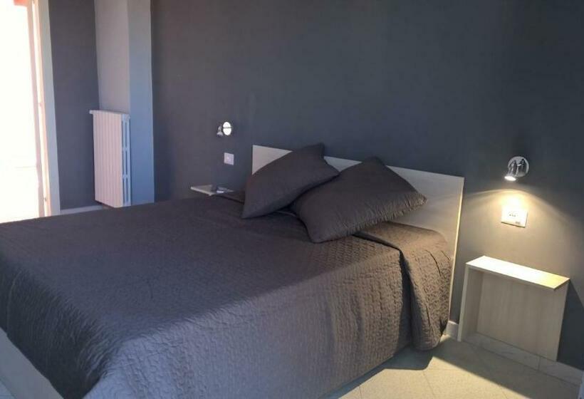 デラックスルーム, Amphitheatrum Gate