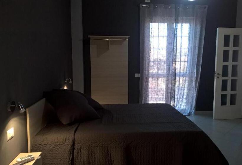 デラックスルーム, Amphitheatrum Gate