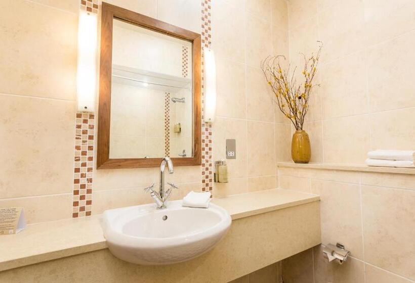 غرفة عائلية, Fiddle + Bow