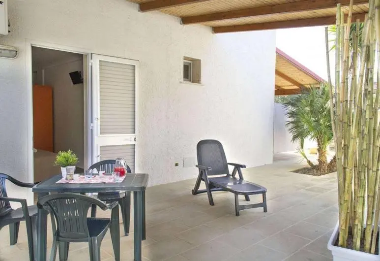 スタンダードスタジオ, Villa Cisterna Direzione Salento