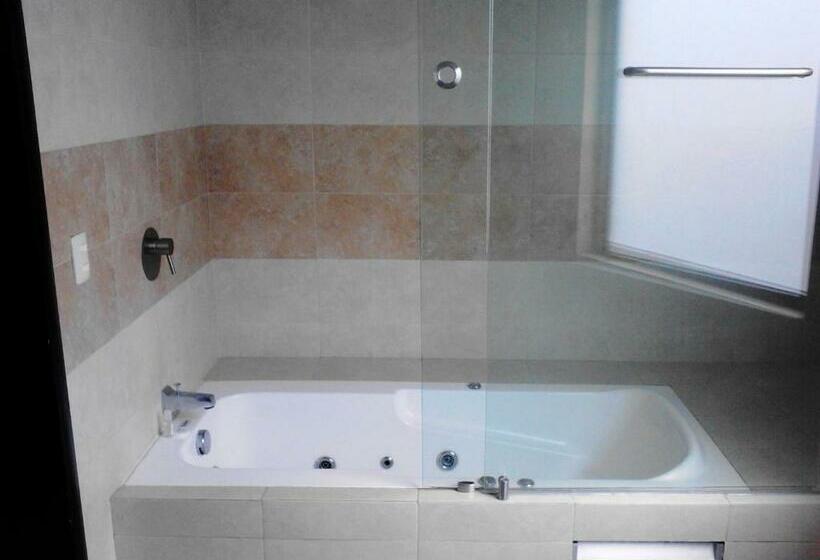 デラックスルーム, Jalyd Inn