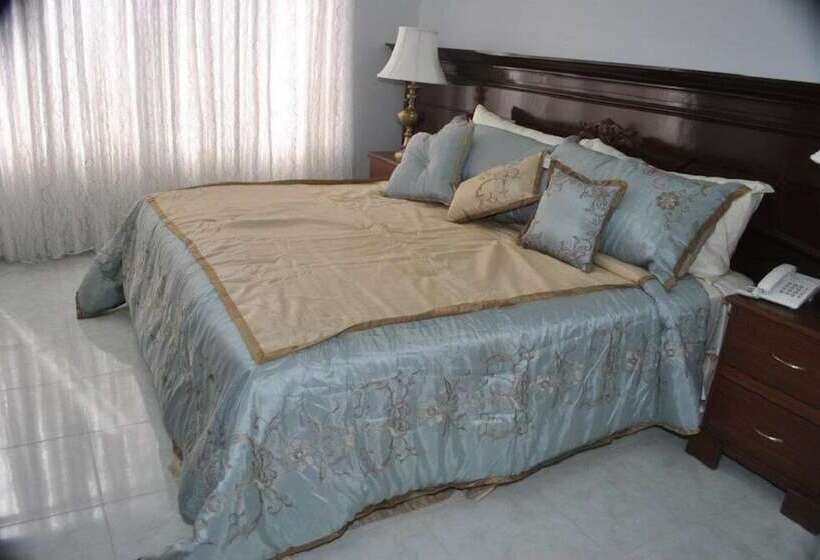 اتاق لوکس, Kapis Mansions