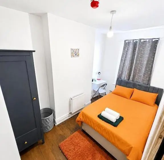 Basic-huone, Sky Homes