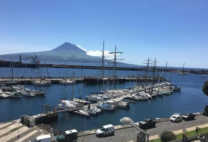 تختخواب در اتاق مشترک, Internacional Azores Boutique