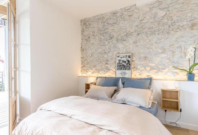 חדר סטודיו סטנדרד, Jondoni Laurendi Kanbo