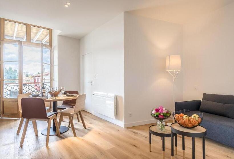 חדר סטודיו סטנדרד, Jondoni Laurendi Kanbo