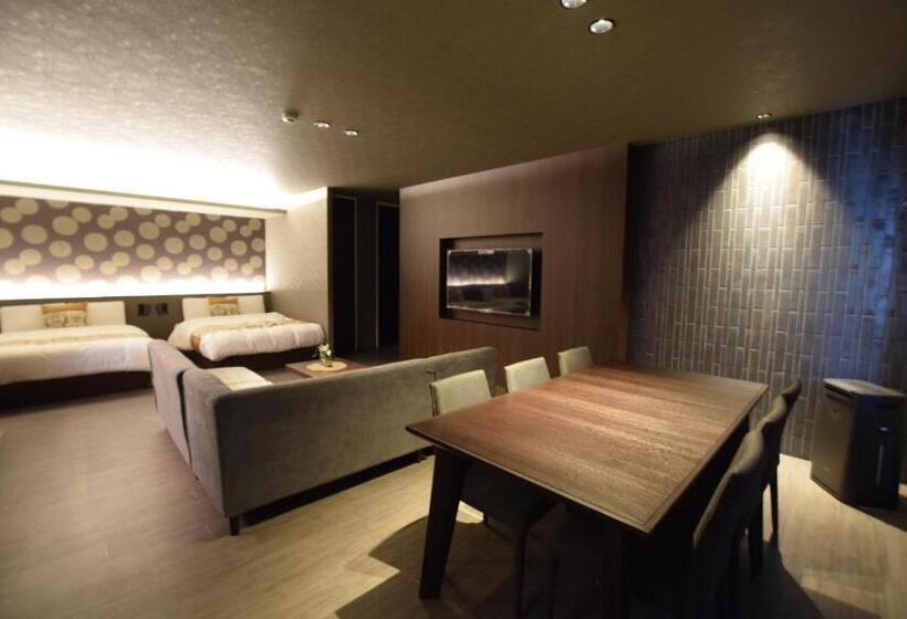 Estudi Deluxe, Grand Base Beppuekimae