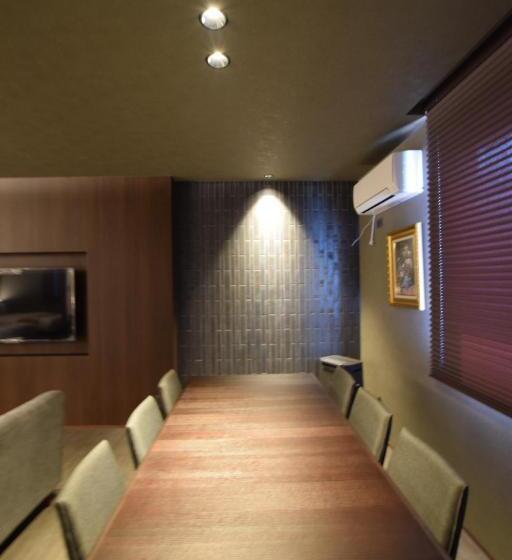 Estudi Deluxe, Grand Base Beppuekimae