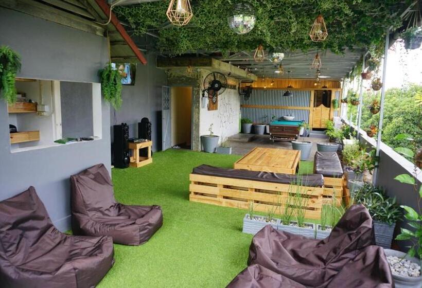 اتاق استاندارد با سرویس بهداشتی مشترک, Kokos Hostel Padang City