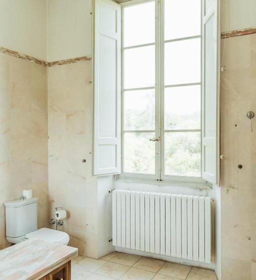 اتاق لوکس با تخت بزرگ, Buonvisi B&b