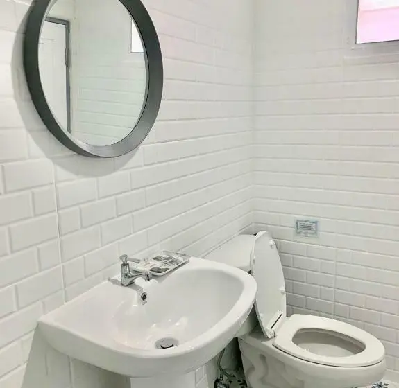 StandaardKamer, Phi Phi Indigo