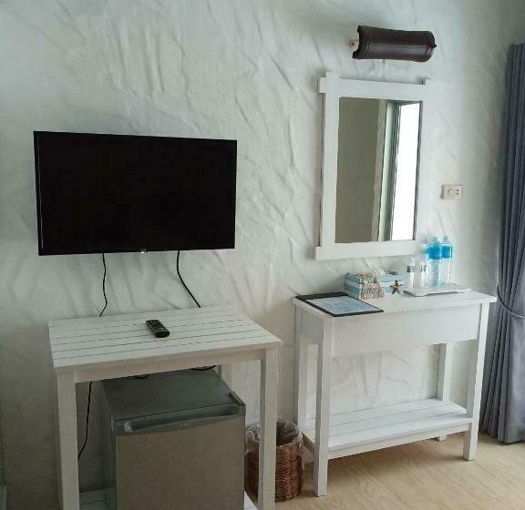 Номер Стандарт, Phi Phi Indigo