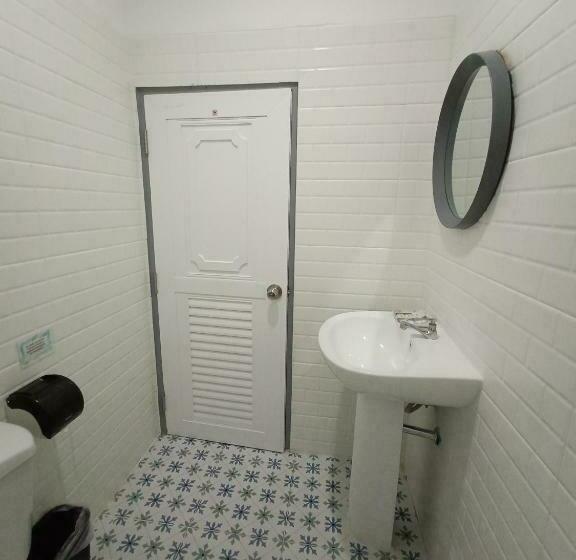 Номер Стандарт, Phi Phi Indigo