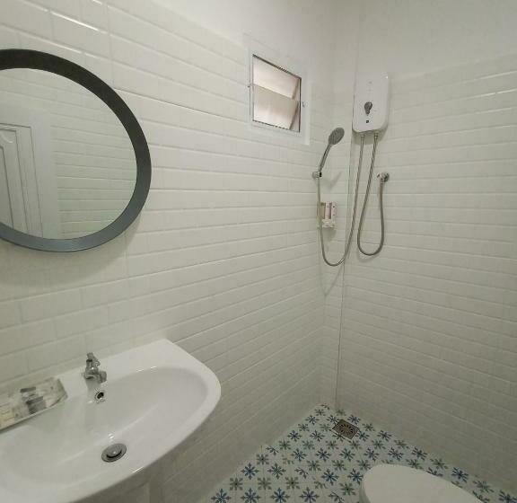 Номер Стандарт, Phi Phi Indigo