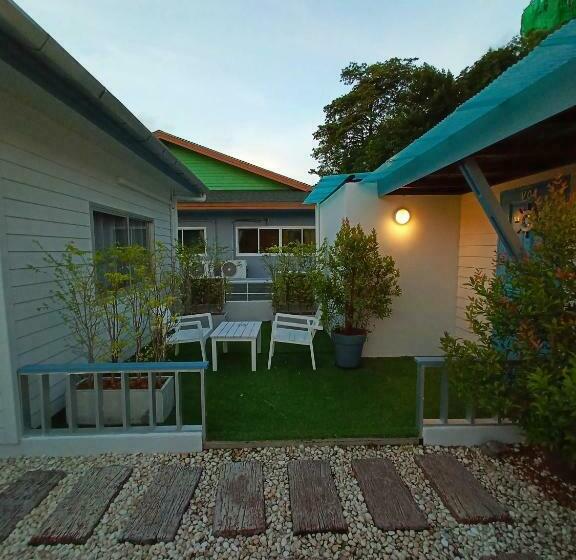 Номер Стандарт с Террасой, Phi Phi Indigo