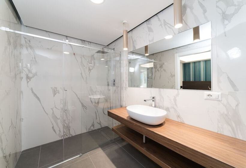 Трехместный Номер Deluxe, Liko Resort