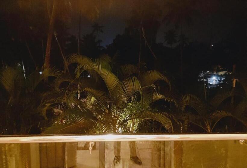 غرفة قياسية مزوَّدة بشُرفة, Regenta Central North Goa, Arpora