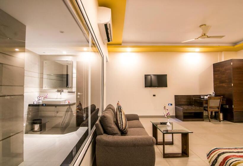 带阳台套房, Regenta Central North Goa, Arpora