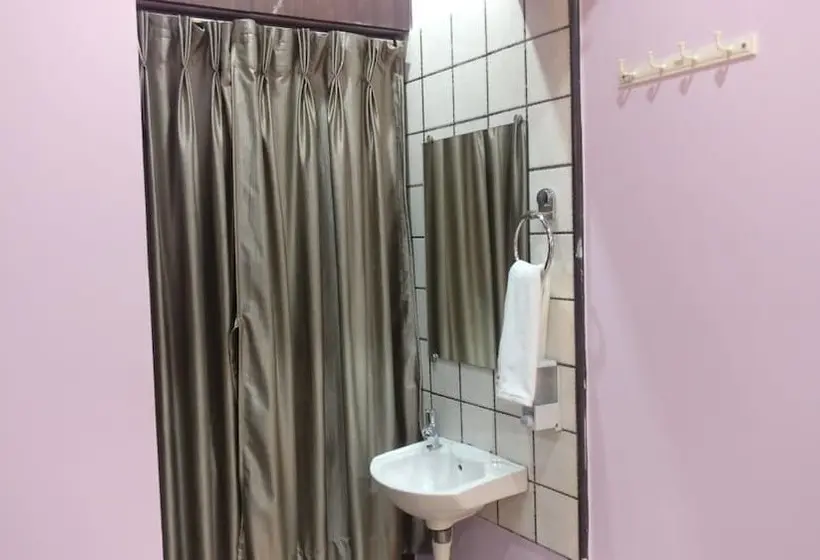 スイート, Sai Guest House