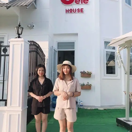 اتاق استاندارد, Sele House
