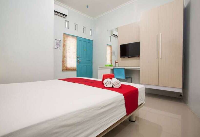 Standard Szoba, Reddoorz Syariah At Kartohardjo Madiun