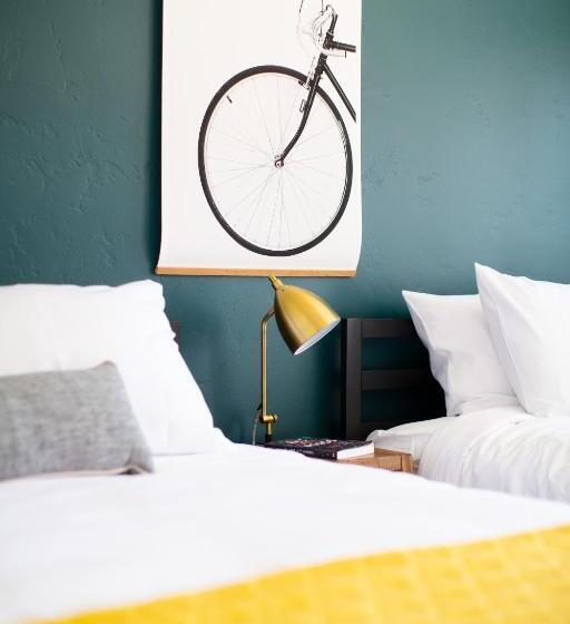 סוויטה דלוקס, Spoke And Vine Motel