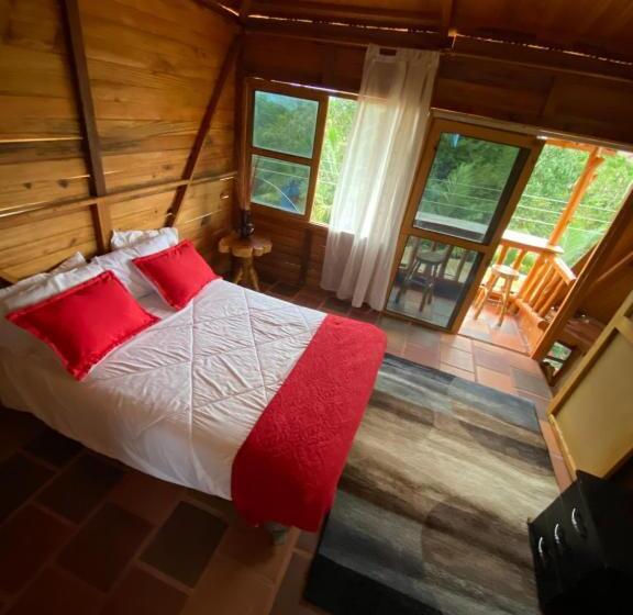 غرفة قياسية مزوَّدة بشُرفة, Cabaña Los Nogales